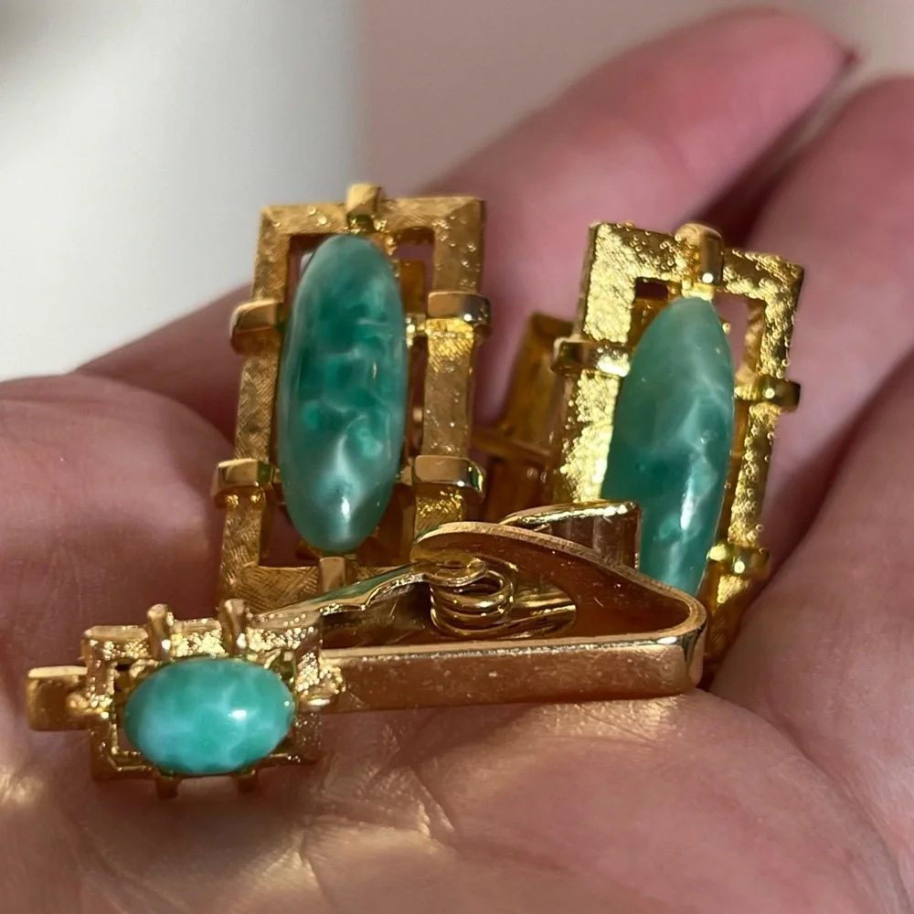 Vintage 60 70 MCM Gold bamboo Faux Jade Oversized Cufflink Tie bar Set Mobking